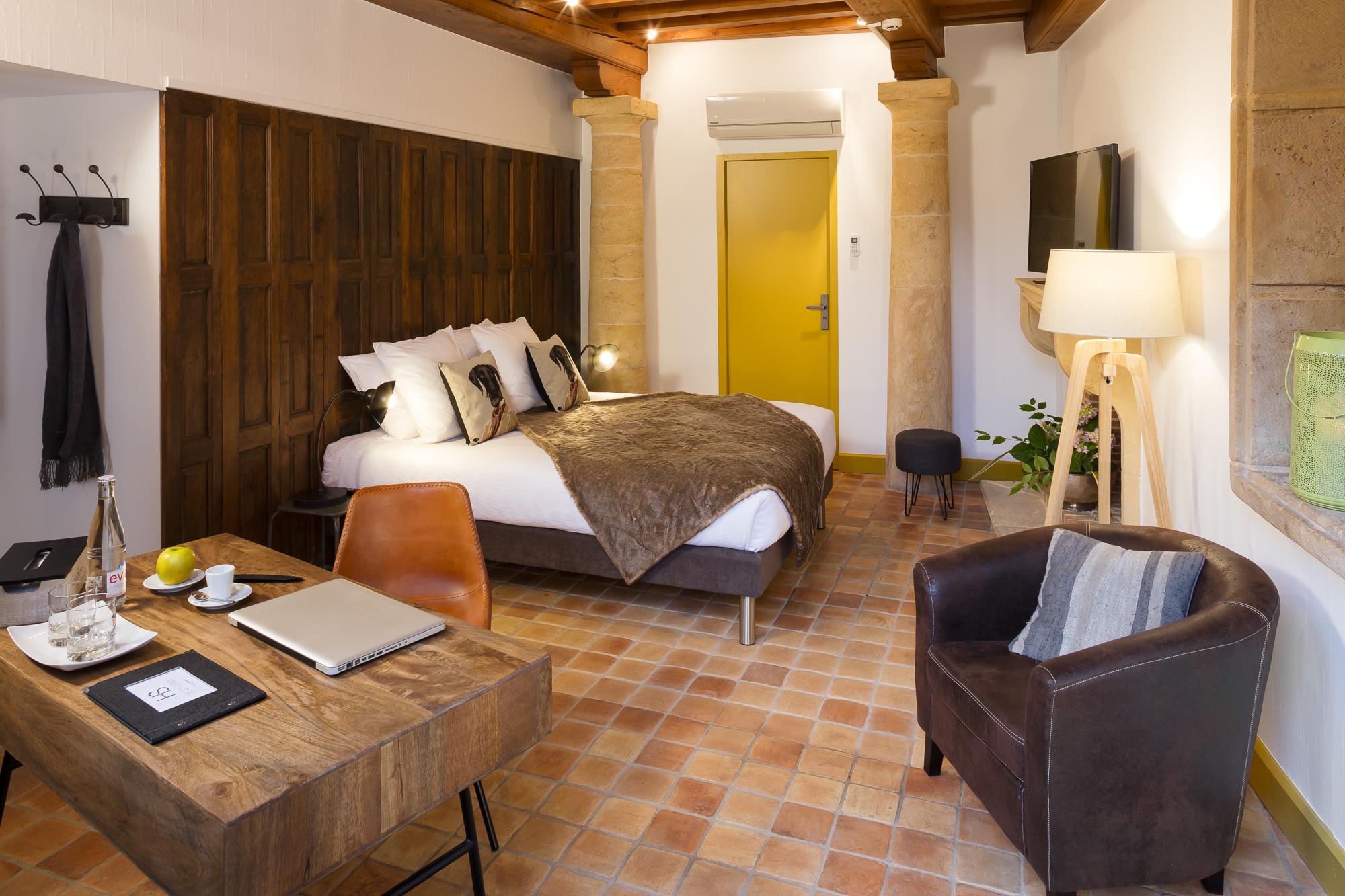 Contact Hotels Le Savigny & Spa Blacé Eksteriør billede
