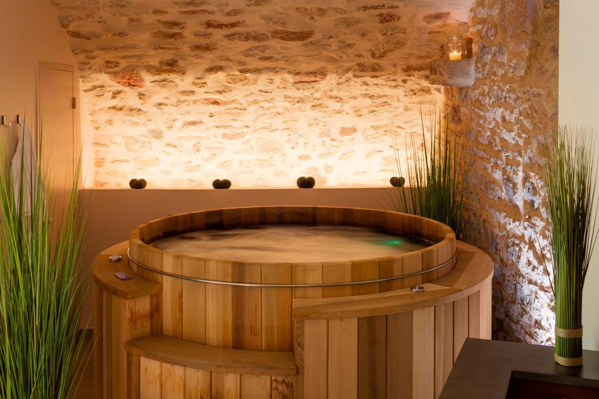 Contact Hotels Le Savigny & Spa Blacé Eksteriør billede