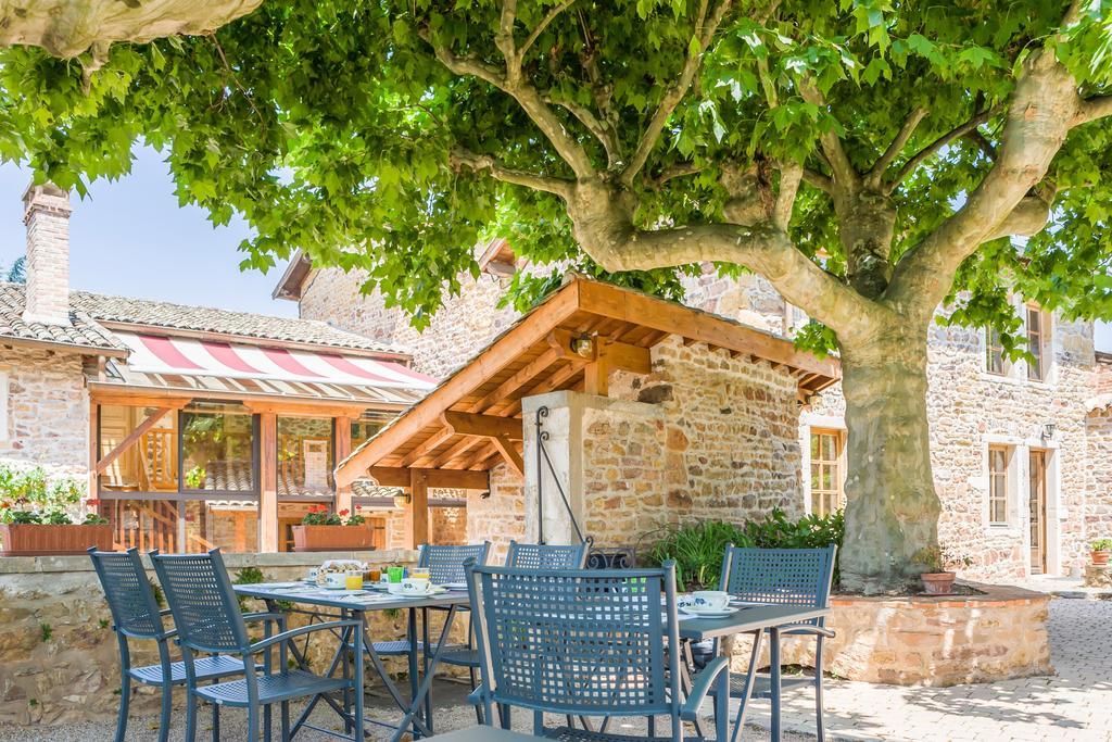Contact Hotels Le Savigny & Spa Blacé Eksteriør billede